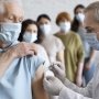 У МОЗ розповіли, скільки доплачуватимуть медикам за COVID-вакцинацію у 2022 році /freepik