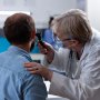Нарушение слуха у ветеранов: какая бесплатная помощь доступна по Программе медицинских гарантий /Magnific