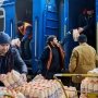 Укрзализныця выделила 50 отдельных вагонов для доставки гуманитарных грузов