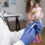 В Україні посилюють захист дітей від кору: новий графік вакцинації з 2026 року /freepik
