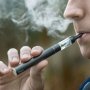Курить е-сигареты в общественных местах будет запрещено. Фото: /poglyad