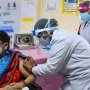 Три женщины получили вакцину от бешенства вместо прививки от COVID-19