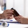 Миниздрав опубликовал результаты обсуждений по запрету рекламы некоторых безрецептурных лекарств /freepik