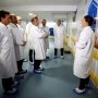 Макрон перенесет производство основных лекарств во Францию
