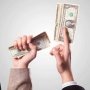 Зарплаты в «фарме»: насколько велика пропасть между доходами начальников и подчиненных?