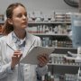 В более чем 65% случаев проверок на рынке лекарств зафиксированы нарушения цен /freepik
