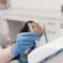 Почти 70 тысяч защитников и защитниц получили бесплатную стоматологическую помощь /freepik