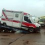 В Україну доставили швидкі з Британії. Фото: /МОЗ