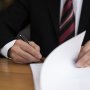 АМКУ оштрафовал «ГРИНЕР» и «ЛЕВЕНТОН» на более 9,8 млн грн за сговор /freepik